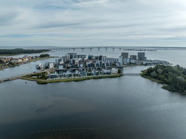 Kalmar tersanesinin hava görüntüsü, Oland yakınlarındaki bir adada ev, daire ve tek aile evleri ile İsveç emlak gelişimini yeniden canlandırdı.