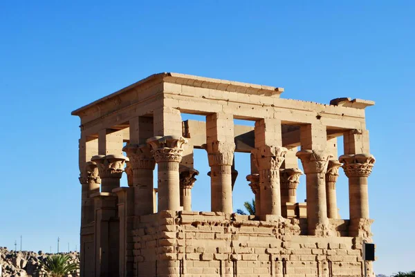 Trajans Kiosk, Philae Temple pavilion, Aswan 근처나 일 강에 있는 Agilkia Island. 유네스코 세계유산. 이집트 — 스톡 사진