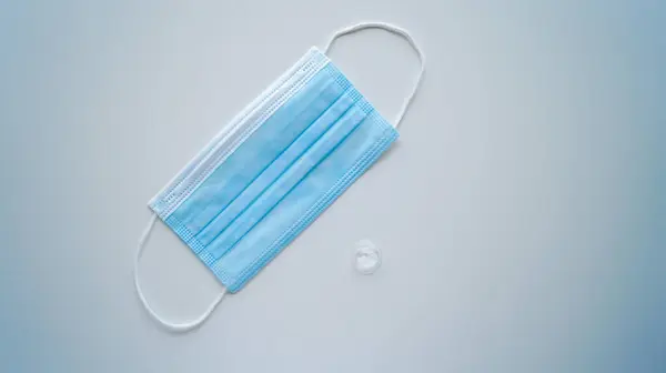 PPE, salgın sırasında kullanılan yeni silahlar. maske ve dezenfektan, eldiven.