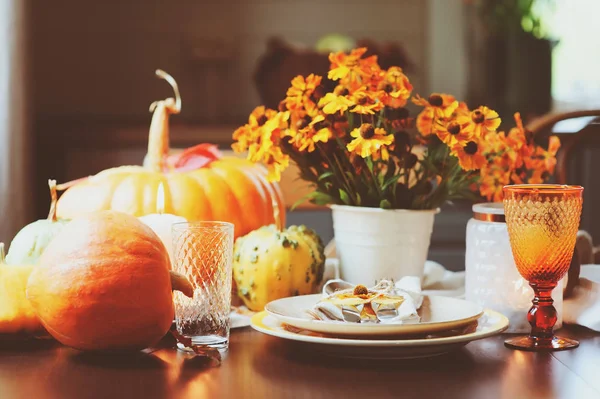 Autumn Traditional Table Setting Thanksgiving Halloween Candles Squash Pumpkins — Stock Photo, Image