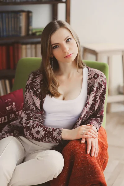 Young Woman Relaxing Home Stack Books Background — Stock Photo, Image