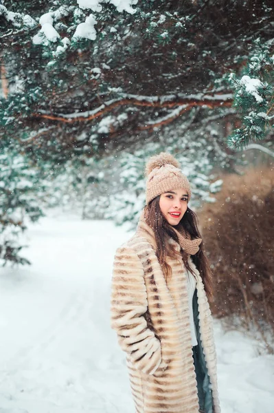 Happy Young Woman Walking Pine Trees Snowy Winter Forest Seasonal — Stock Photo, Image