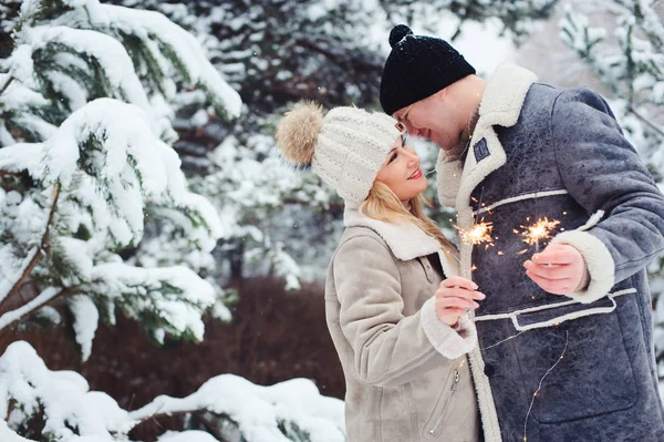 Ritratto All Aperto Felice Coppia Romantica Che Celebra Natale Con — Foto Stock