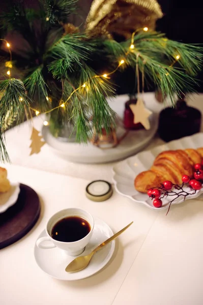 Cozy Christmas Morning Home Cup Coffee Croissant — Stock Photo, Image