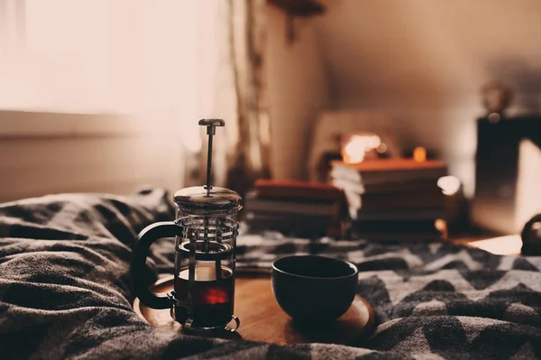 Manhã Inverno Aconchegante Com Xícara Chá Quente Interior Quarto Nórdico — Fotografia de Stock