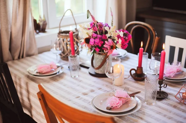 Cocina Casa Campo Verano Decorado Para Cena Festiva Romántica Mesa —  Fotos de Stock