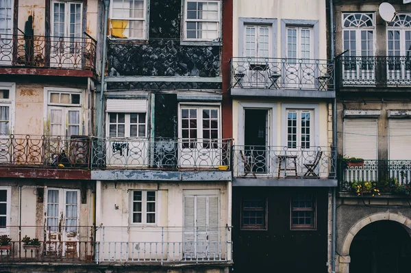 Porto, Portekiz eski geleneksel ev cephe görünümü