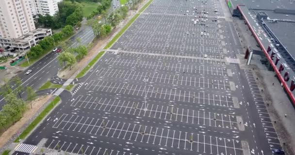Aerial footage of giant empty parking lot — Stock Video