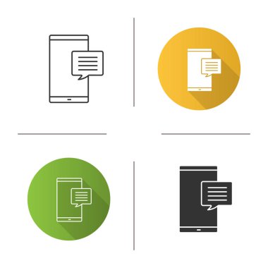 Smartphone ile konuşma balonu simgesinin. SMS, bildirim, mesaj. Online sohbet. Forum. Düz tasarım, doğrusal ve karakter stilleri. İzole vektör çizimler