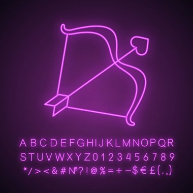 Aşk Tanrısı'nın yay ve ok neon ışığı simgesi. Sevgililer günü. Alfabe, sayı ve sembol parlayan işaretiyle. İzole vektör çizim