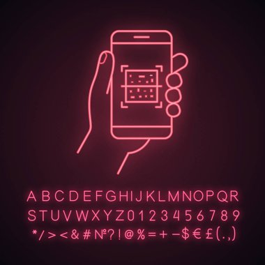 QR kod smartphone tarayıcı neon ışığı simgesi. 