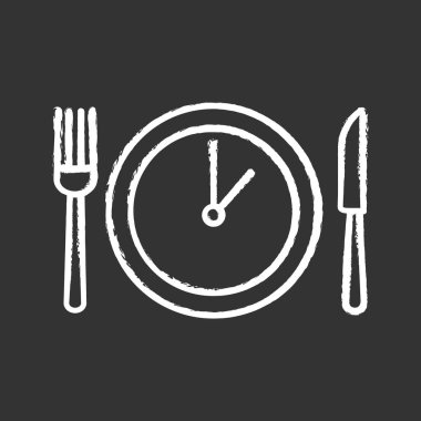 Öğle yemeği saat tebeşir simgesini. Yemek molası. Öğleden sonra iş görüşmesi. İş öğle yemeği zamanlaması ve süresi. Tablo bıçak, çatal ve plaka içinde saat ile. İzole vektör kara tahta çizim