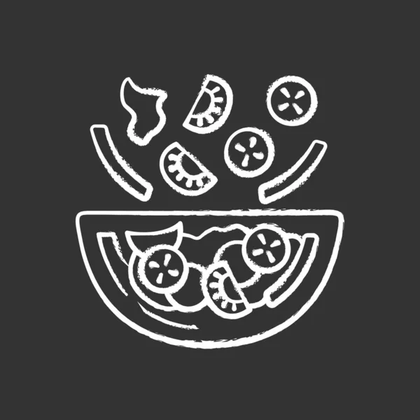 Salade Bowl krijt pictogram. Verse biologische producten. Veganistisch eten, groenten. Gezonde voeding. Vitamine en dieet. Tomaat, paprika, komkommer. Geïsoleerde vector schoolbord illustratie — Stockvector