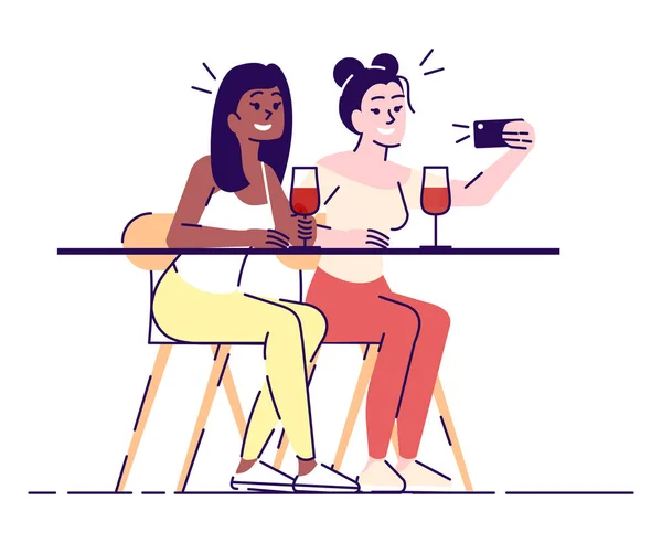 Selfie płaski rysunek wektorowy. Dwie uśmiechnięte kobiety przy stole z kieliszki do wina przy własnym zdjęciu na smartfonie aparatu. Znajomi spotkanie na białym tle postać z kreskówek — Wektor stockowy