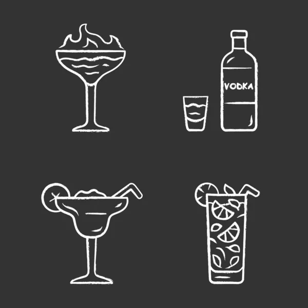 Drinks chalk icons set. Flaming shot, margarita, mojito, vodka. Glasses with beverages, bottle. Alcoholic mixes and soft drink for party, celebration. Isolated vector chalkboard illustrations — Stockový vektor