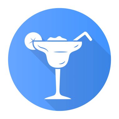 Margarita mavi düz tasarım uzun gölge glyph simgesi. Buzlu içecek, limon dilimi, saman ile ayaklı cam. Tekila, likör, limon suyu ile kokteyl. Yaz partisi içeceği. Vektör siluet illüstrasyon