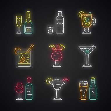 İçecekler neon ışık simgeleri ayarlayın. Alkollü içki kartı. Şampanya, vod