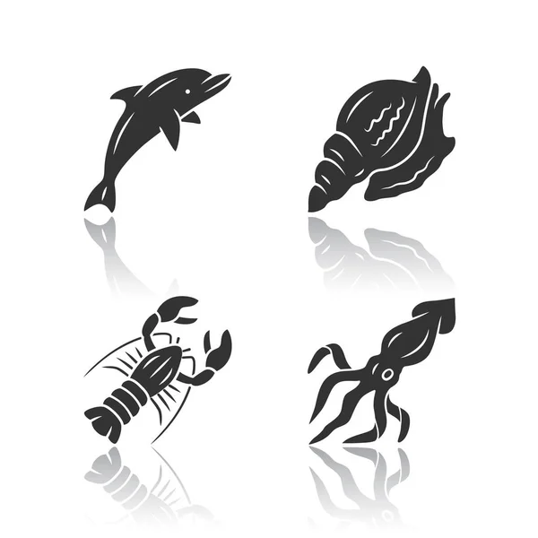 Animales del océano gota sombra iconos de glifo negro conjunto. Delfín, calamar, langosta, tritón. Habitantes del mundo submarino. Peces nadadores. Menú restaurante de mariscos. Criaturas acuáticas. Ilustraciones vectoriales aisladas — Vector de stock