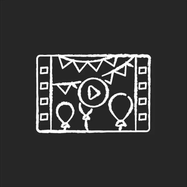 事件视频粉笔白色图标在黑色背景 家庭假日记录 生日庆祝录像 结婚周年派对的电影胶片 孤立的矢量黑板插图 — 图库矢量图片