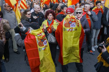 Barselona, Katalonya, İspanya, 6 Aralık 2017: Katalunya 'nın bağımsızlığı için miting desteği alan insanlar 