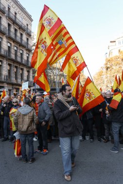 Barselona, Katalonya, İspanya, 6 Aralık 2017: Katalunya 'nın bağımsızlığı için miting desteği alan insanlar 