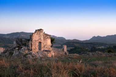 İspanya İç Savaşı 'ndan sonra İspanya' daki Corbera de Ebro köyünün kalıntıları. Düzenleyicinin içeriği için boş kopyalama alanı.
