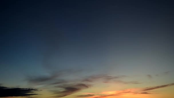 Time Lapse Ηλιοβασίλεμα Και Όμορφο Λυκόφως Χνουδωτή Καταιγίδα Θολό Μπλε — Αρχείο Βίντεο