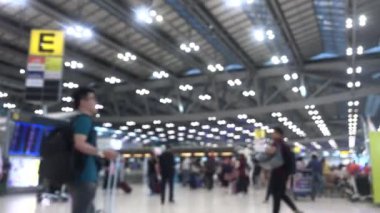 Havaalanındaki video bulanık iş adamları