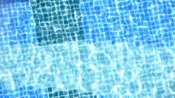 Bovenaanzicht Van Frisheid Blauw Zwembad Reflecteren Met Stralend Zonlicht Ochtend — Stockvideo