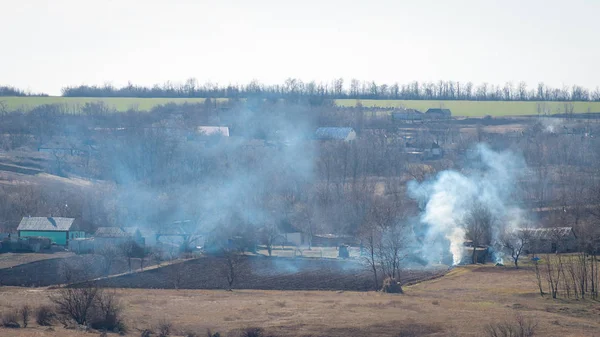 Burning dry leaves, debris pollutes the environment and can lead to cancer. Problem ecology.