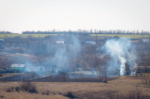 Burning dry leaves, debris pollutes the environment and can lead to cancer. Problem ecology.