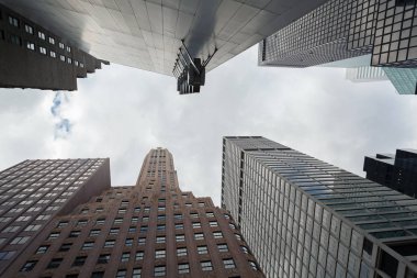 Manhattan 'ın ortasındaki gökdelenler New York, ABD