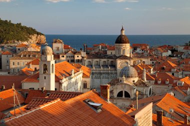 Dubrovnik, Dalmaçya, Hırvatistan - Dubrovnik'in gün batımında, kale duvarından görüntülemek 