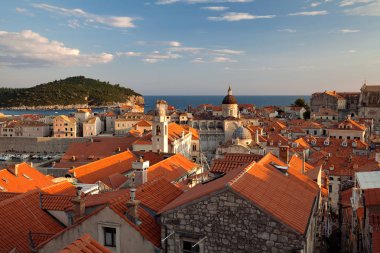 Dubrovnik, Dalmaçya, Hırvatistan - Dubrovnik'in gün batımında, kale duvarından görüntülemek 