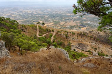 Erice, Sicilya, İtalya - Road Erice Erice için görünümü panoramik