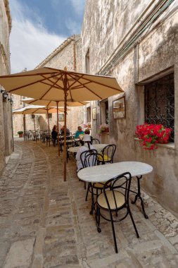Erice, Sicilya, İtalya - eski şehir, 8 Eylül 2017 tipik Cafe.