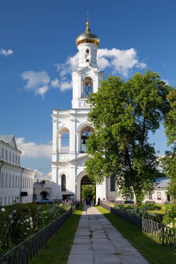 St. George Manastırı (Yuriev), Veliky Novgorod, Rusya - St. George Manastırı 'nın çan kulesi. Yurievo Köyü, Veliky Novgorod (Büyük Novgorod), 26 Temmuz 2020. 
