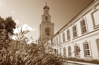 St. George Manastırı (Yuriev), Veliky Novgorod, Rusya - St. George Manastırı 'nın çan kulesi. Yurievo köyü, Veliky Novgorod 'un (Büyük Novgorod) dışında. UNESCO dünya mirası sahası.
