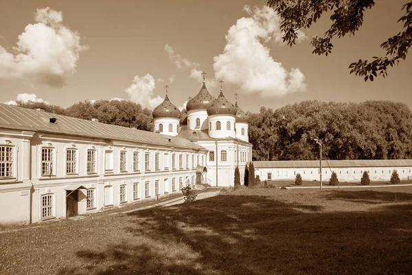 Klášter Jiří Jurjev Veliky Novgorod Rusko Katedrála Jiří Vesnice Jurjev — Stock fotografie