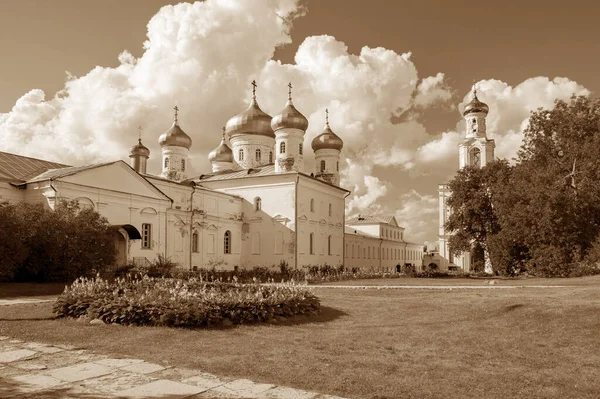 Klášter Jiří Jurjev Veliky Novgorod Rusko Katedrála Narození Rozhdestvensky Vesnice — Stock fotografie