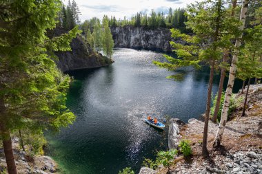 Karelia, Rusya - Ruskeala Parkı 28 Ağustos 2020