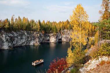 Karelia, Rusya - Ruskeala parkı Sonbaharda, Mermer ocağı