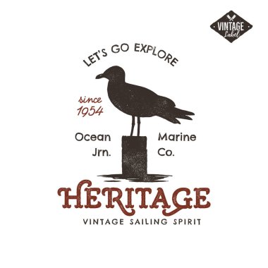 Klasik el yapımı etiket tasarımı. Martı sembolü. Mektup baskısı etkisi. Typography amblemi, tişört giysisi. Eski tarz sanat eserleri. Vektör.