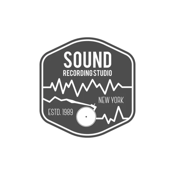 Sound Tonstudio Vektor Etikett Abzeichen Emblem Logo Mit Musikinstrument Aktienvektorabbildung — Stockvektor