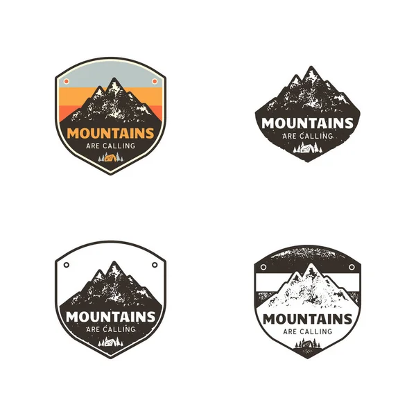Ski Club Mountains Explorer Labels Vintage Mão Desenhada Emblemas Acampamento — Vetor de Stock