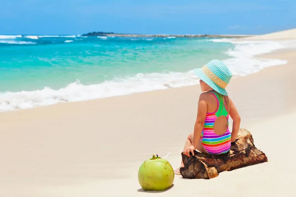 Little Baby Girl Hat Sit White Sand Beach Child Drink — Stock Photo, Image