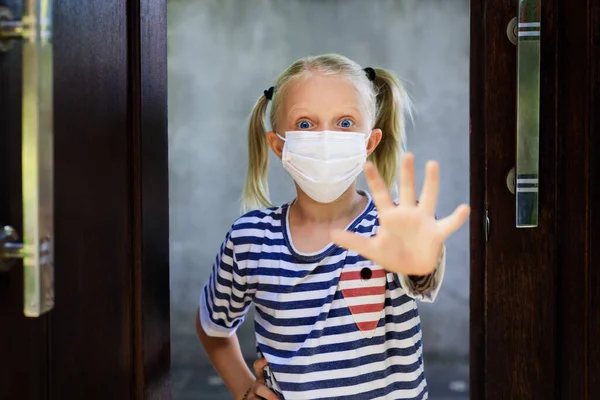 Pequeño Niño Mostrando Gesto Mano Detener Virus Los Niños Que — Foto de Stock