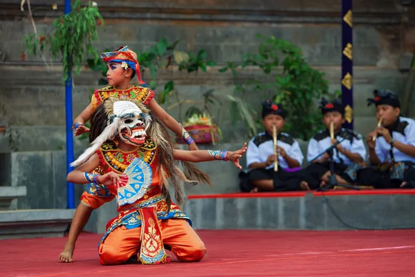 Bali Indonesia Junio 2016 Bailarina Demonio Rangda Máscara Tradicional Espíritu — Foto de Stock