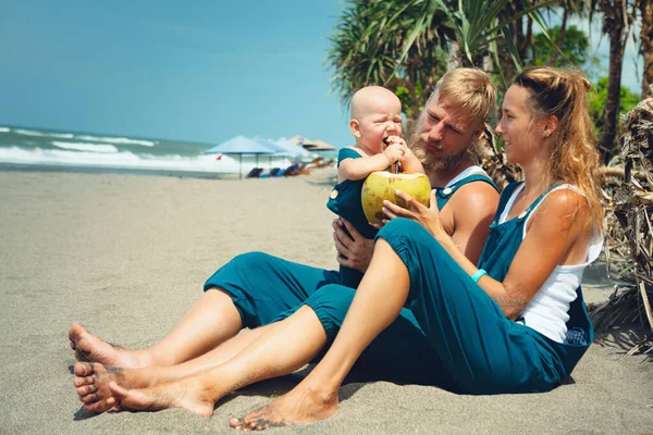 Happy Hipster Family Funny Picnic Beach Mother Father Feed Baby — Stock Photo, Image