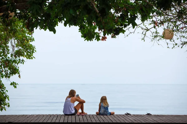 Happy Mother Child Relaxing Talking Luxury Hotel Veranda Beautiful View — Stock Photo, Image